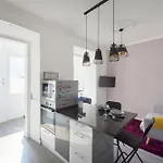 Elegant 3-Bedroom Apartment With Tejo River View In Alameda