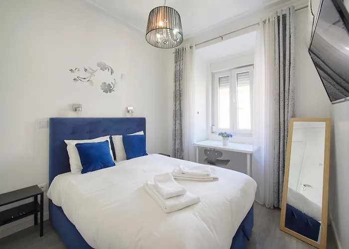 Elegant 3-Bedroom Apartment With Tejo River View In Alameda