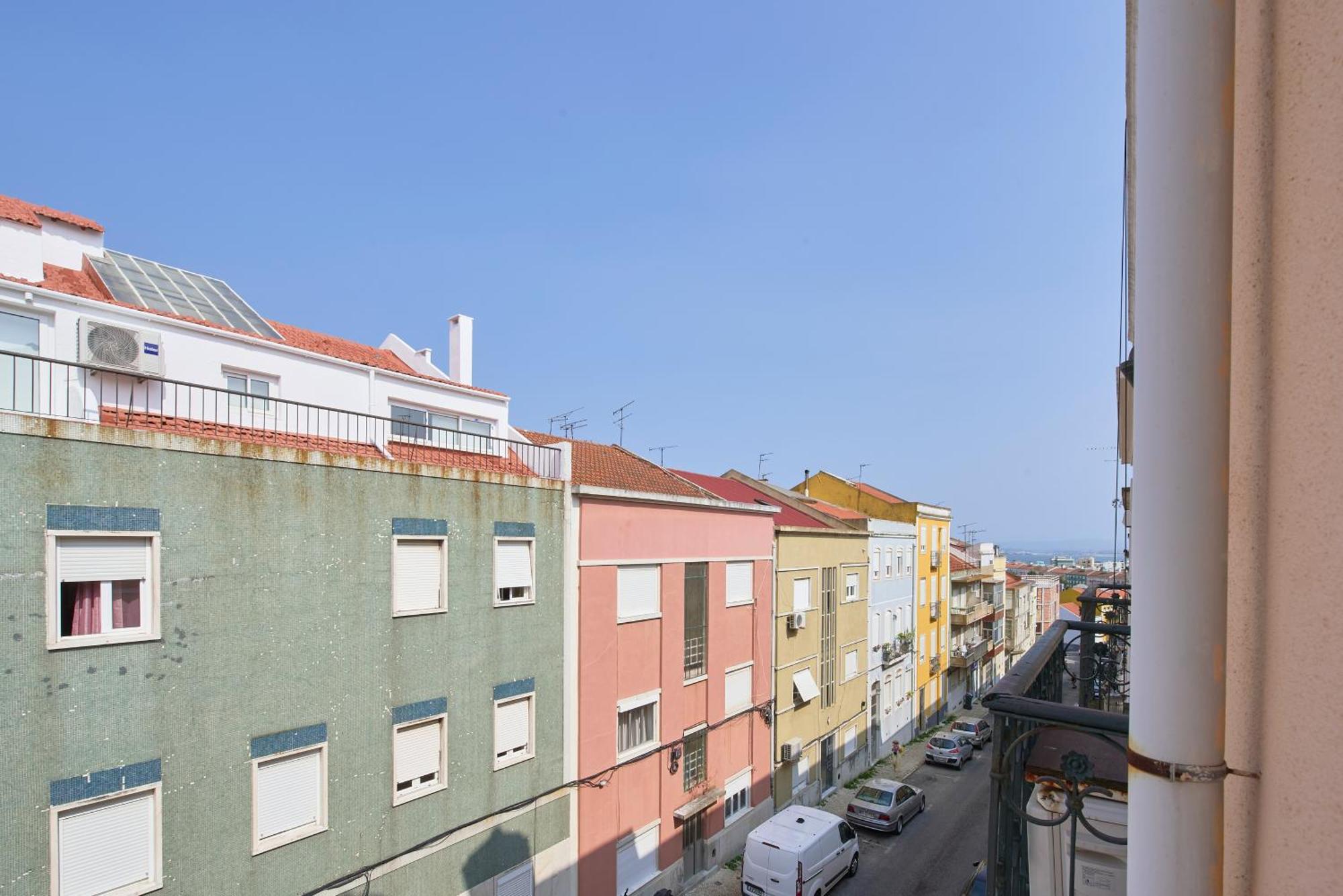 Elegant 3-bedroom With Tejo River View In Alameda * Lissabon