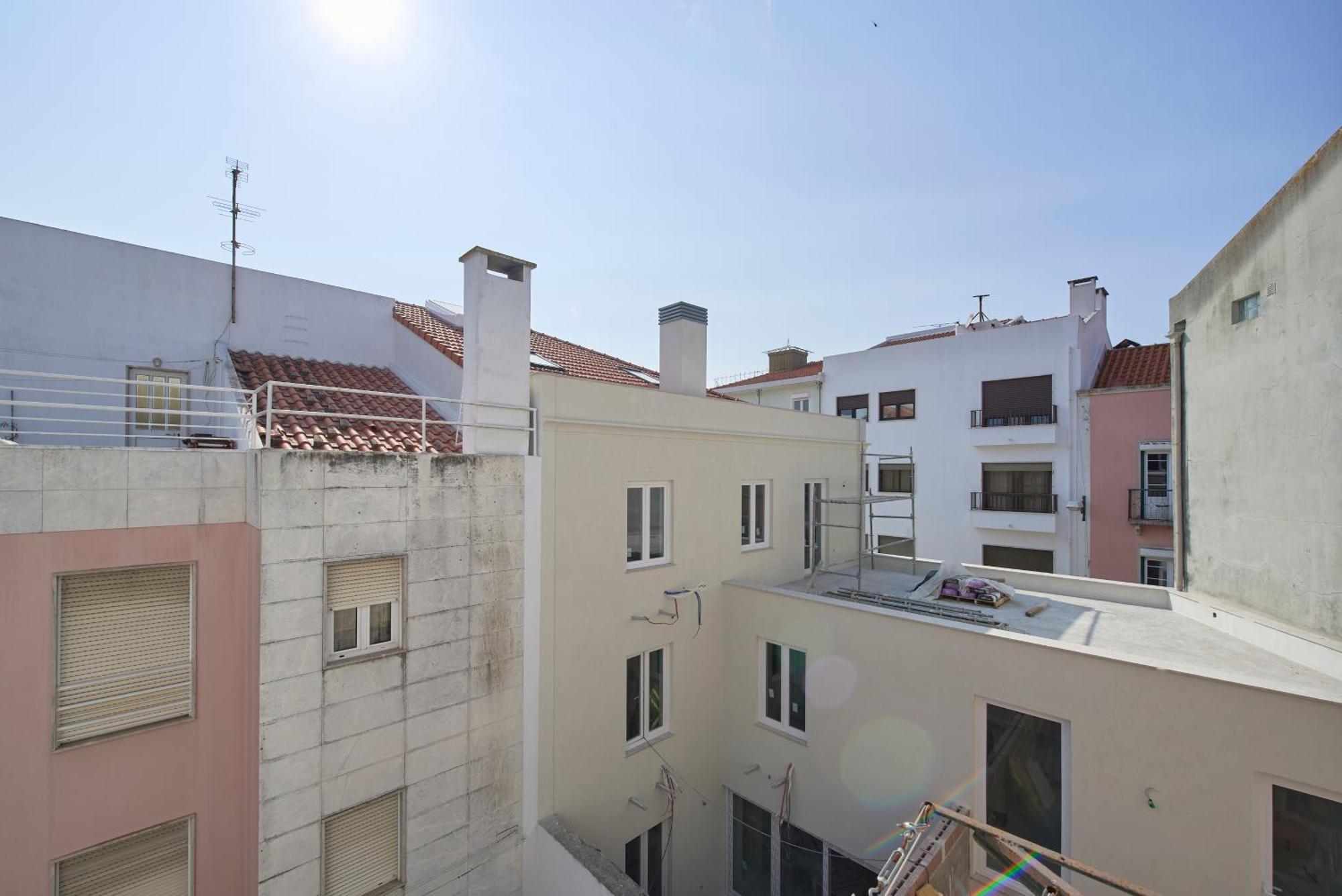 Elegant 3-bedroom With Tejo River View In Alameda