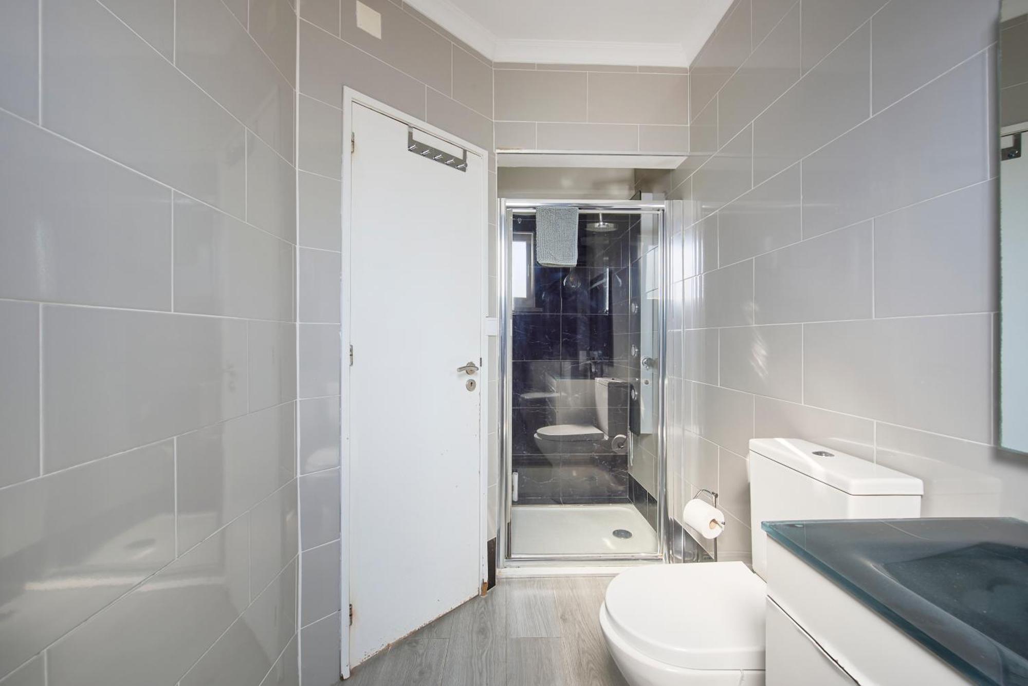 Elegant 3-bedroom With Tejo River View In Alameda Lissabon