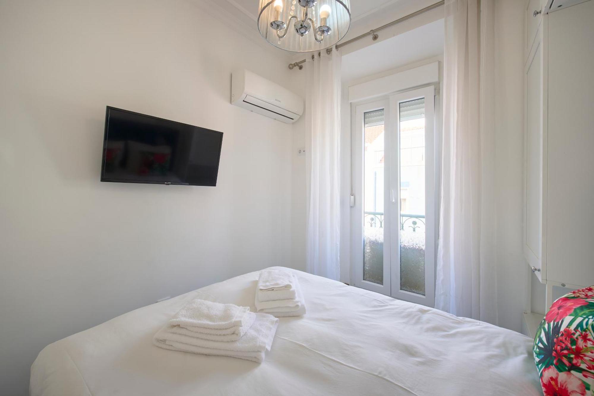Apartment Elegant 3-bedroom With Tejo River View In Alameda